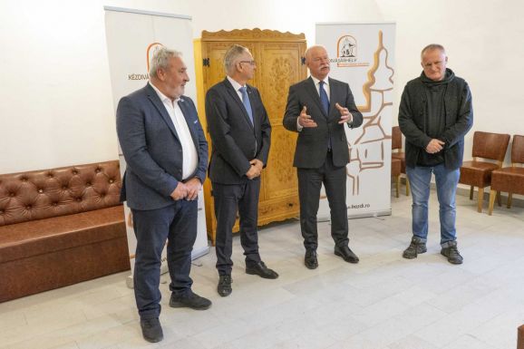 Böjte Csaba a kantai Szentháromság templomban tart szentmisét